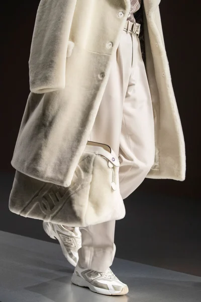 Look 37